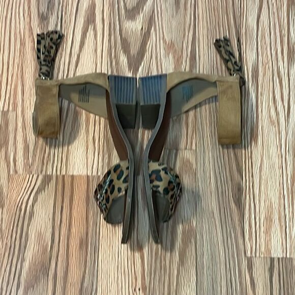 Rock & Candy by Zigi Tassled Casual Sandals, Cheetah, Flowers, 7 - Picture 3 of 7